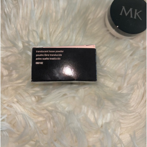 NEW Mary Kay Translucent Loose Powder - Picture 2 of 3